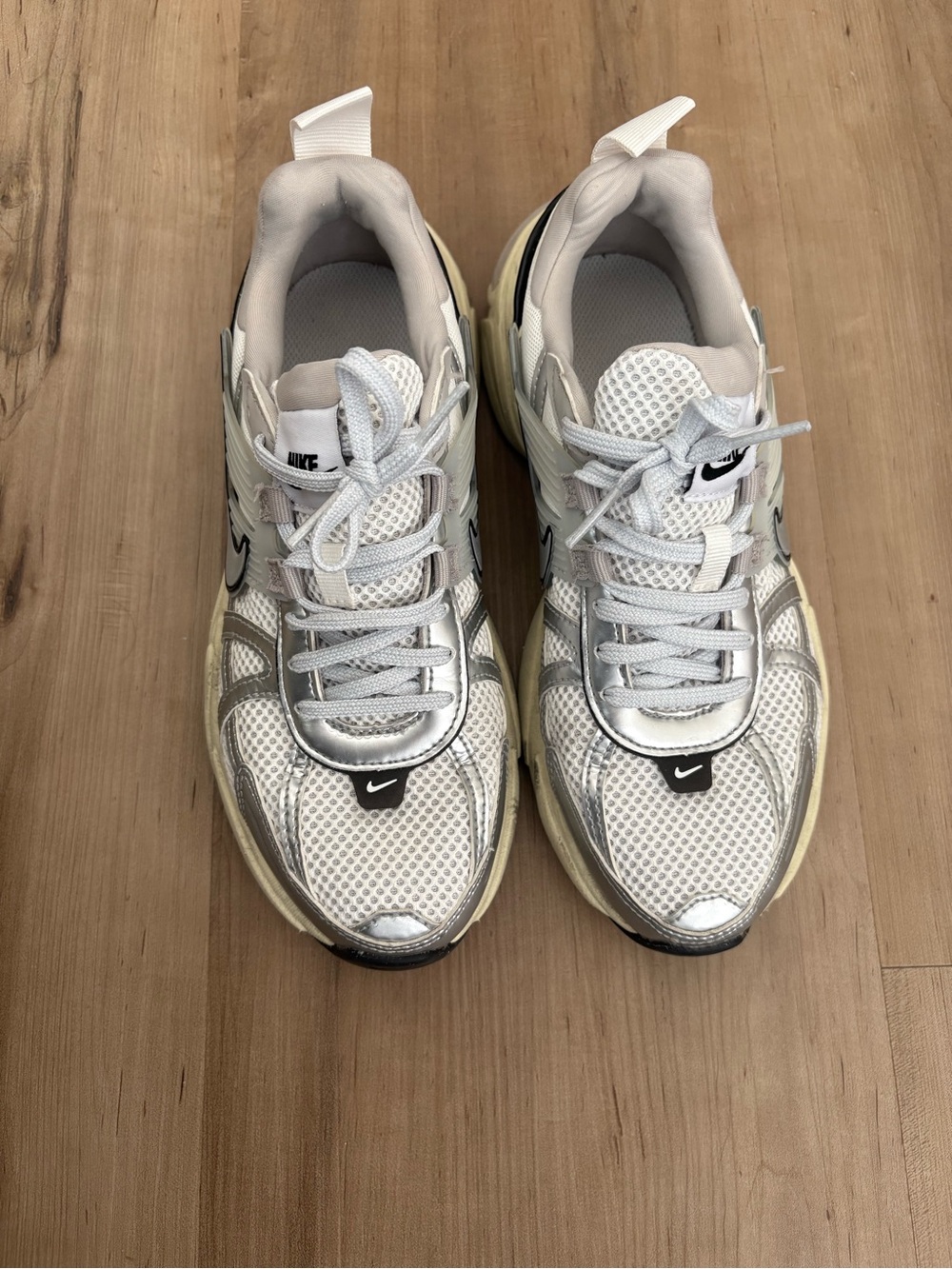 Nike Women’s White & Silver Mesh Sneaker